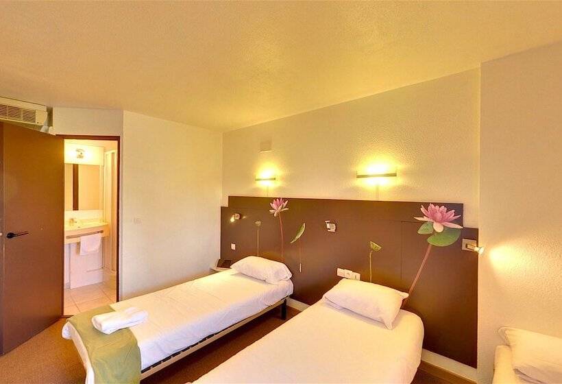 Трехместный Номер Комфорт, The Originals Access, Hôtel Béziers Est