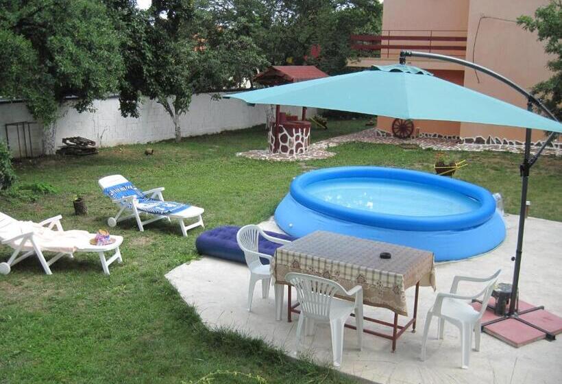 디럭스 룸, Hadjibulevata Guest House