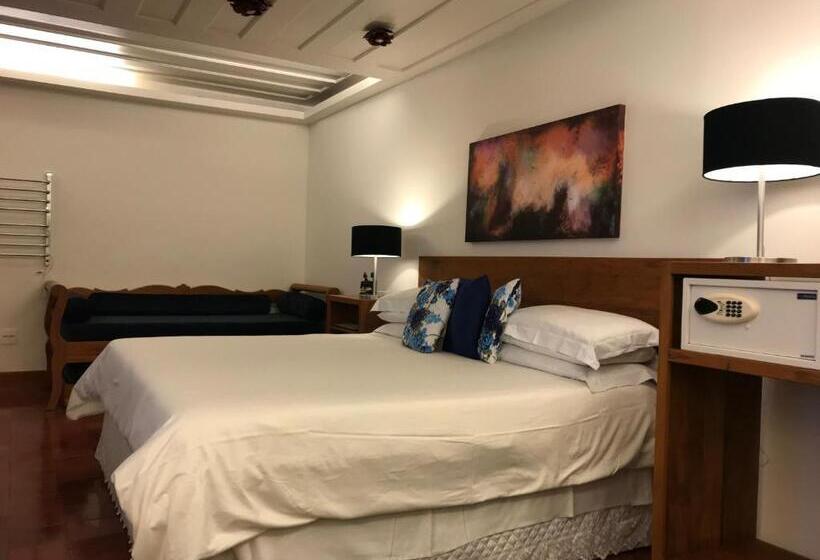 Deluxe Suite King Bed, Casa Dos Meninos B&b