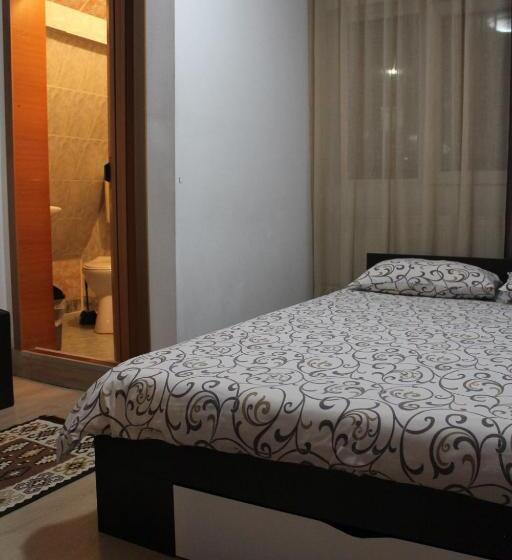 חדר אקונומי, Vila Casa Ta