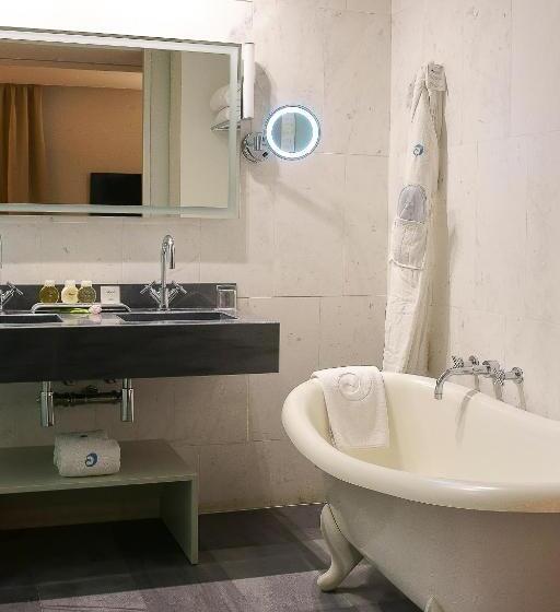غرفة ديلوكس مطلّة علي البحر, Hospes Maricel Y Spa, Palma De Mallorca, A Member Of Design Hotels
