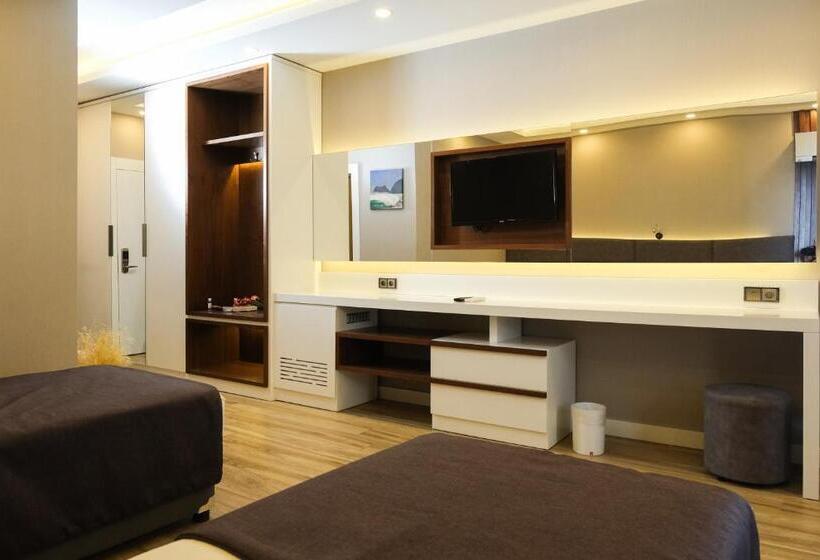 Quarto Familiar Deluxe, Kaila Beach Hotel   All Inclusive
