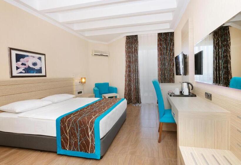 Quarto Familiar, Kaila Beach Hotel   All Inclusive