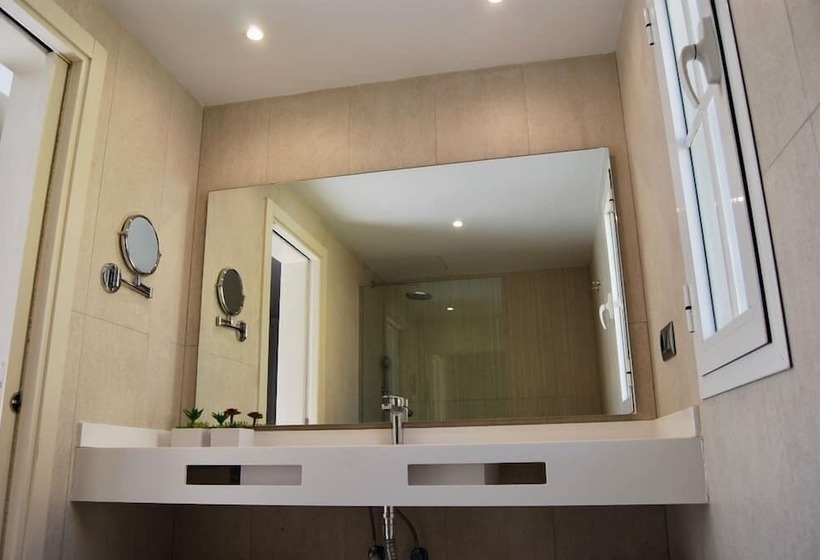 חדר משפחתי, Broncemar Beach Suites