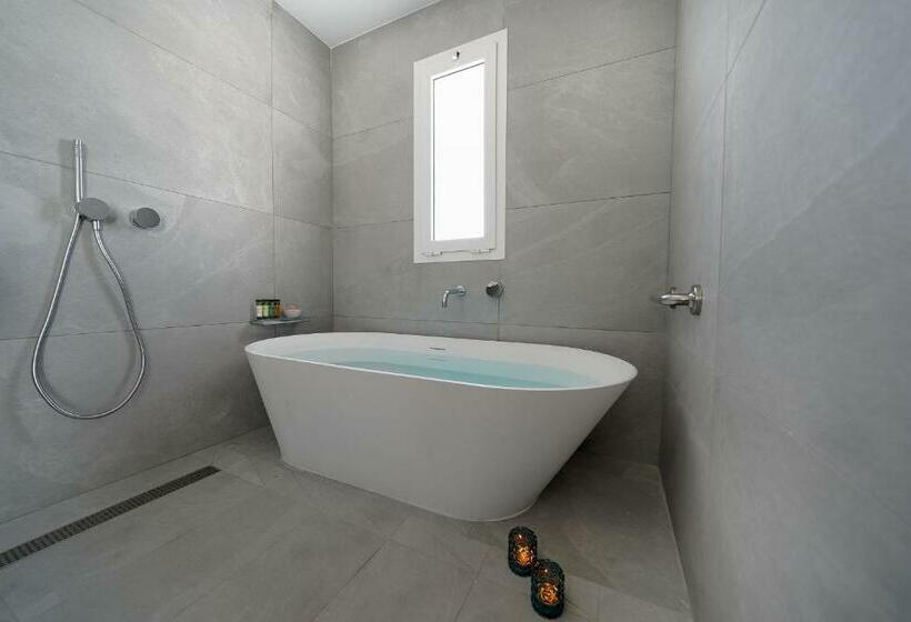 חדר סופריור עם מיטת קינג, Broncemar Beach Suites