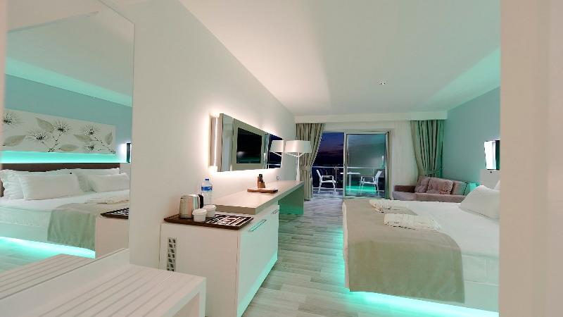Номер Deluxe Вид на Море, Flora Garden Ephesus Hotel Kuåÿadasä±