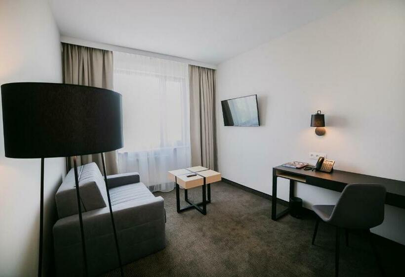 سوییت, B&b Hotel Warsaw East