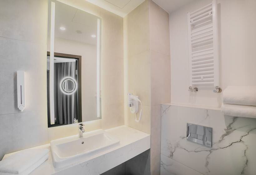 Номер Стандарт, B&b Hotel Warsaw East