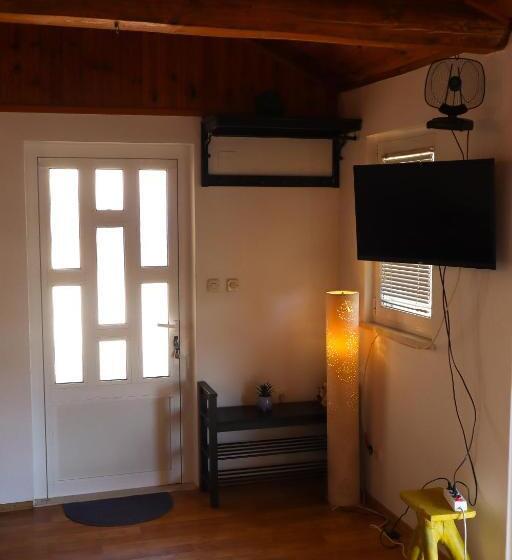 استودیو استاندارد با چشم‌انداز باغ, Guest House Godimento