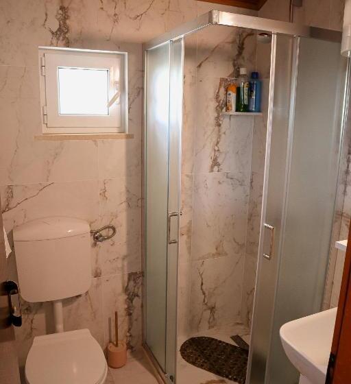 استودیو استاندارد با چشم‌انداز باغ, Guest House Godimento