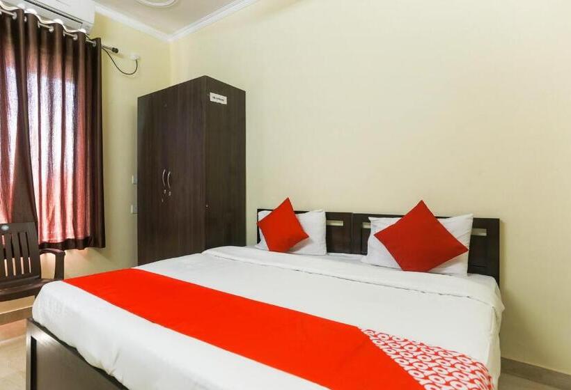 트리플 클래식 룸, Flagship 48731 Pradeep Hostel