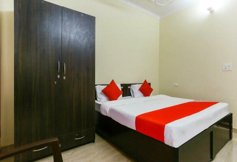 트리플 클래식 룸, Flagship 48731 Pradeep Hostel