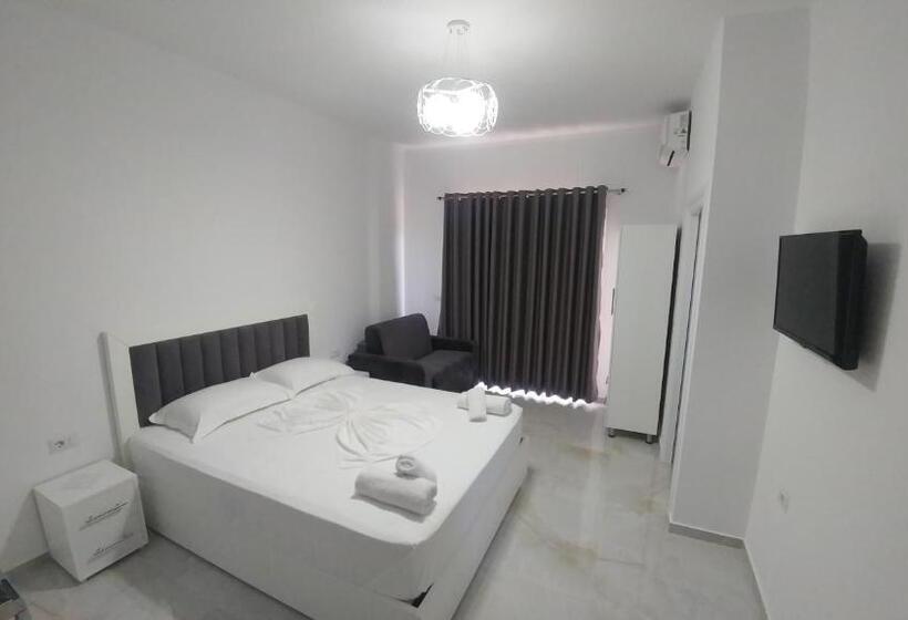 اتاق استاندارد سه نفره, Zeka