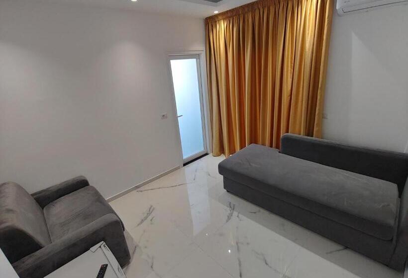 اتاق لوکس خانوادگی, Zeka