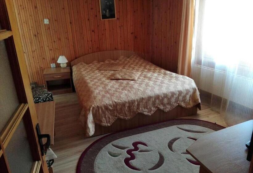 침실 2개 아파트, Pensiunea Capra Neagră