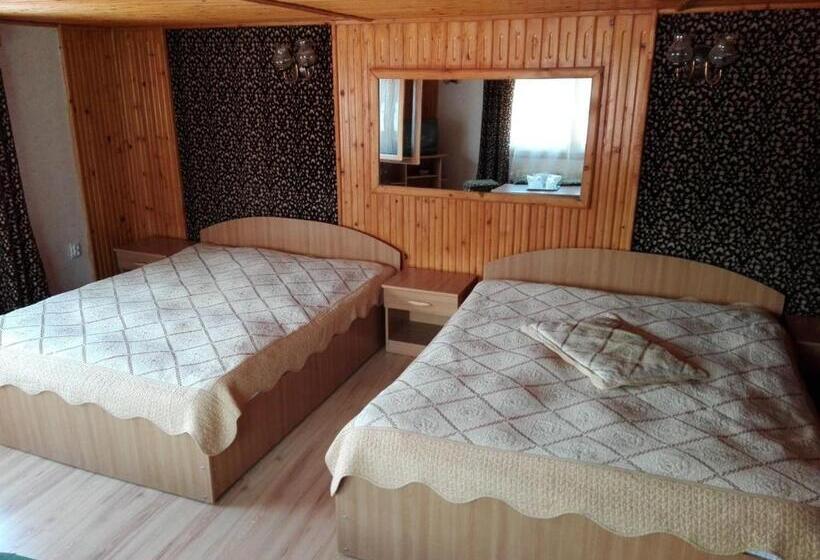 침실 2개 아파트, Pensiunea Capra Neagră