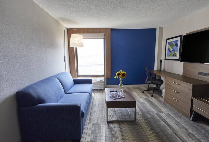 Sviitti, Holiday Inn Express Nashville Downtown   Broadway, An Ihg