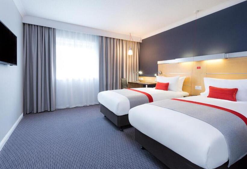 适合残疾人使用的标准间, Holiday Inn Express Southampton   M27, J7, An Ihg