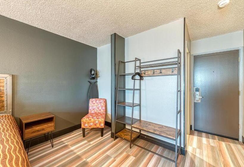 디럭스 룸, La Mirage Inn  Hollywood