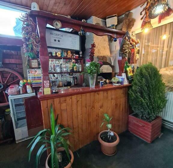 ویلای 1 خوابه, Vila Valencia