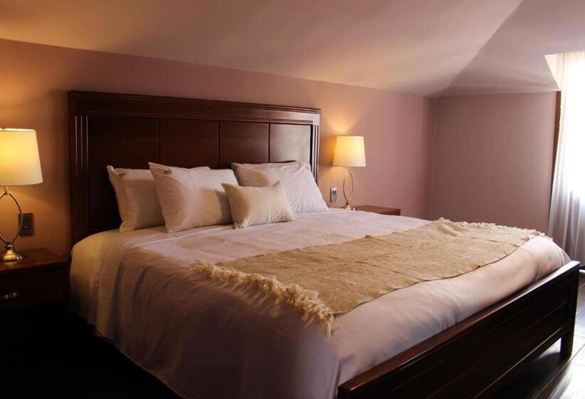 Superior Szoba King Size Bed, La Estancia