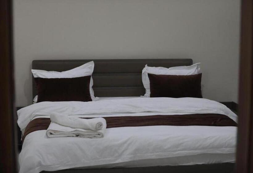 استودیوی لوکس, Urban Hotel Nouakchott