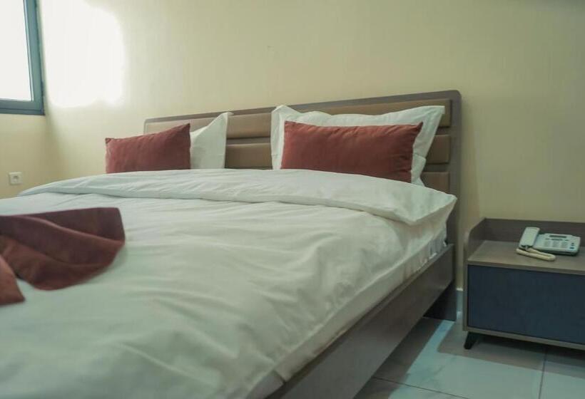 استودیوی لوکس, Urban Hotel Nouakchott