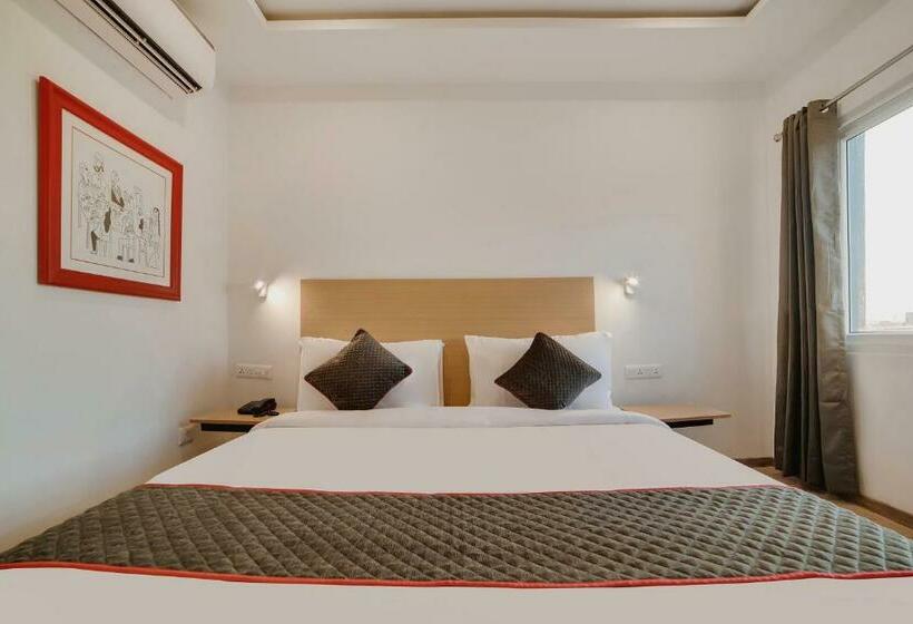 三人经典房间, Oyo 76587 Townhouse Shamshabad