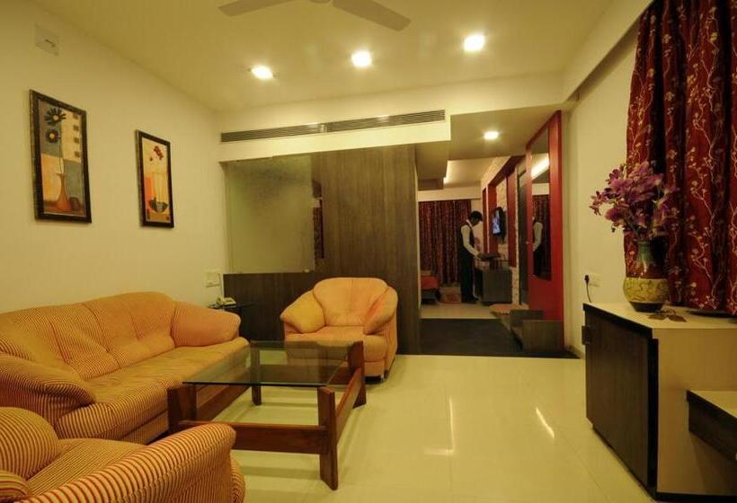 总统套房, Surabhi Regency