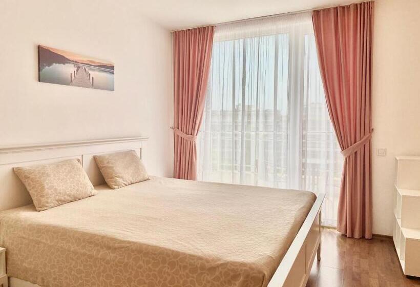 Апартаменты 1 Спальня, Apartments In Sunny Island Complex