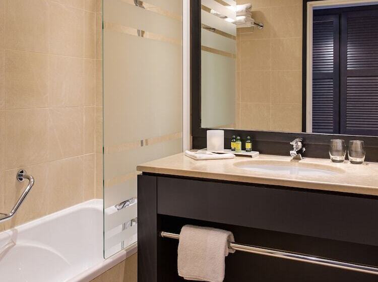 Номер Стандарт, New Hotel Of Marseille   Vieux Port