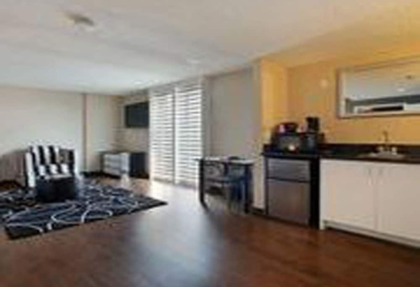 套房, Ramada Plaza By Wyndham West Hollywood Hotel & Suites