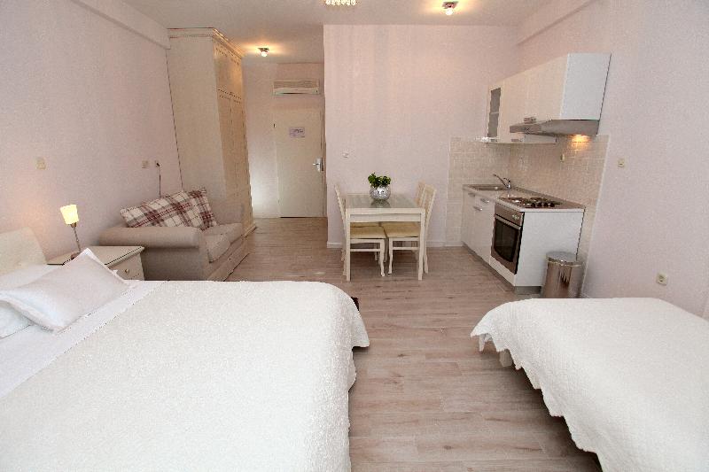 استودیوی استاندارد, Bellevue Trogir