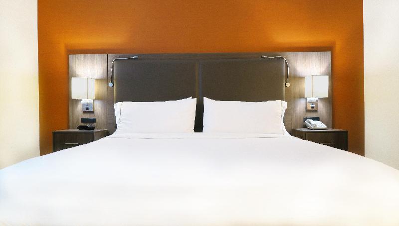 Номер Стандарт Кровать Кинг Адаптированный для Инвалидов, Holiday Inn Express & Suites Elk Grove Central   Hwy 99, An Ihg