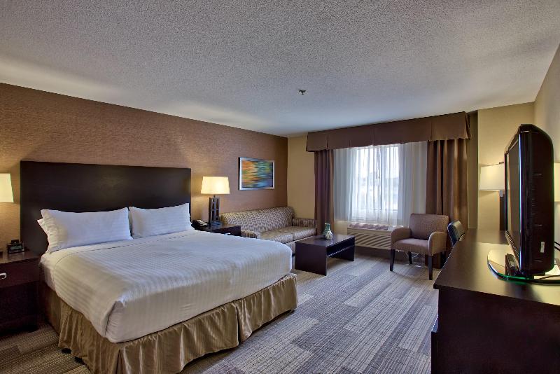 Номер Стандарт Кровать Кинг Адаптированный для Инвалидов, Holiday Inn Express & Suites Costa Mesa, An Ihg