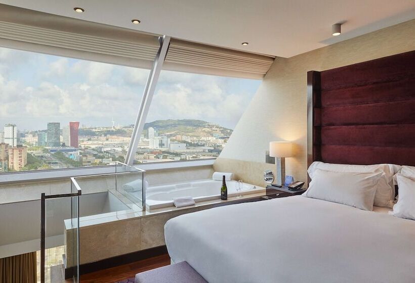 Номер Стандарт, Hyatt Regency Barcelona Tower