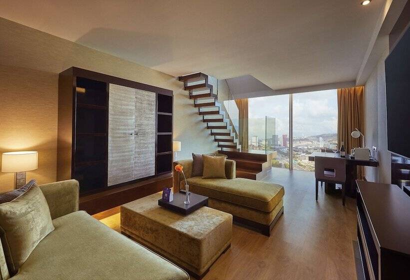 Номер Стандарт, Hyatt Regency Barcelona Tower