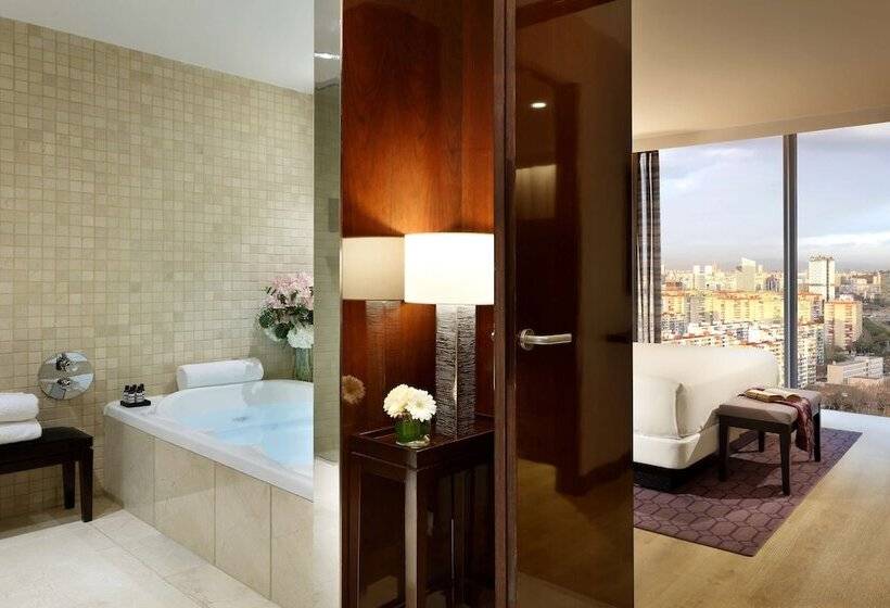 Президентский Люкс, Hyatt Regency Barcelona Tower