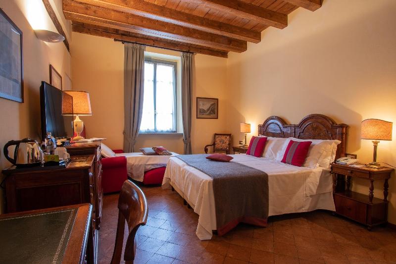 标准三人间, Albergo Le Due Corti