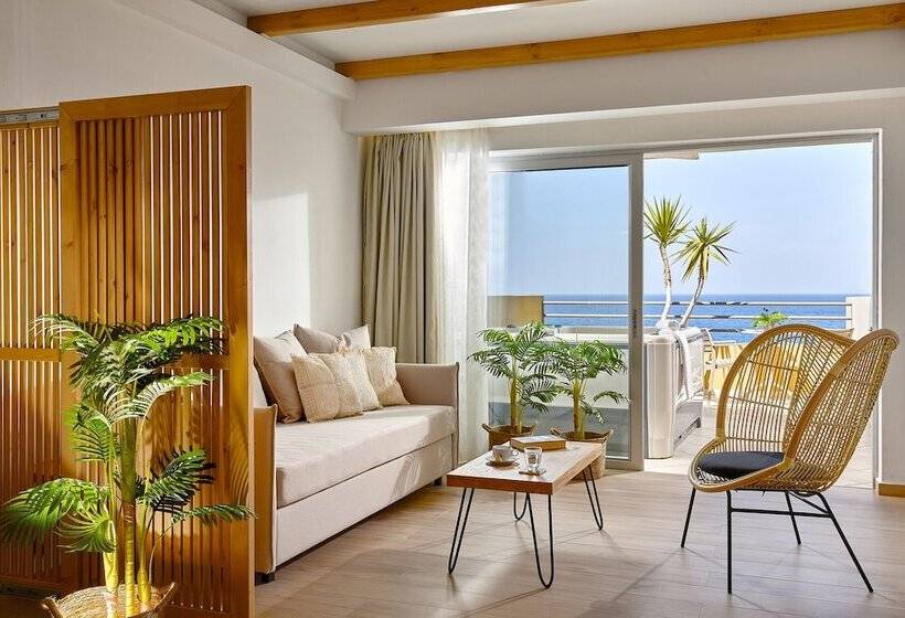 سوییت جونیور با چشم‌انداز دریا, Blue Marine Resort And Spa