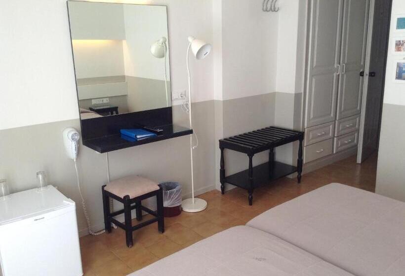 Quarto Estandar Interior, Kamari Beach