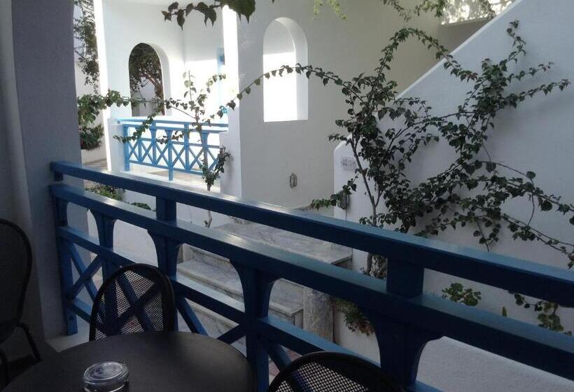 Трехместный Номер Стандарт Interior, Kamari Beach