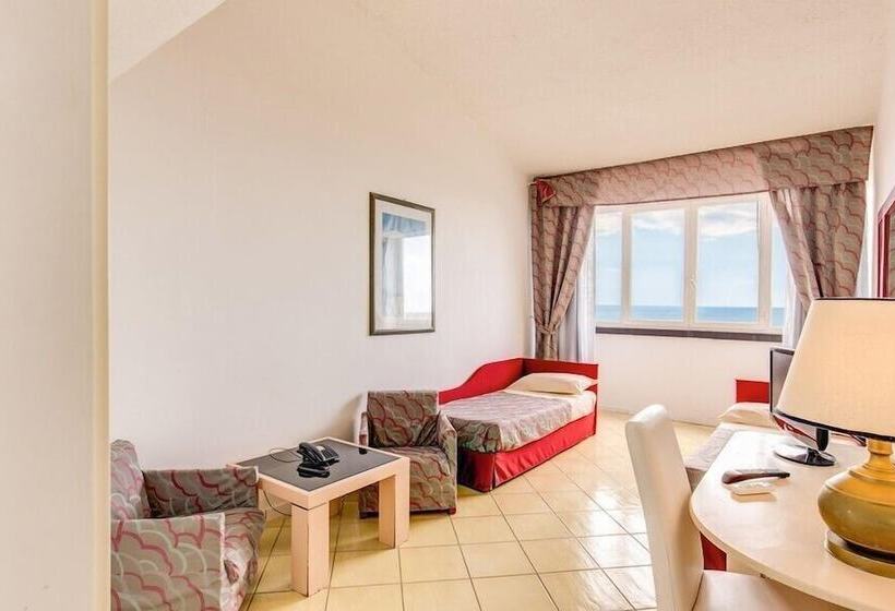 اتاق استاندارد, Marina Club