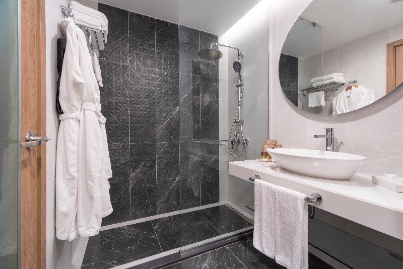 اتاق لوکس سه تخته, Concorde De Luxe Resort  Prive Ultra All Inclusive