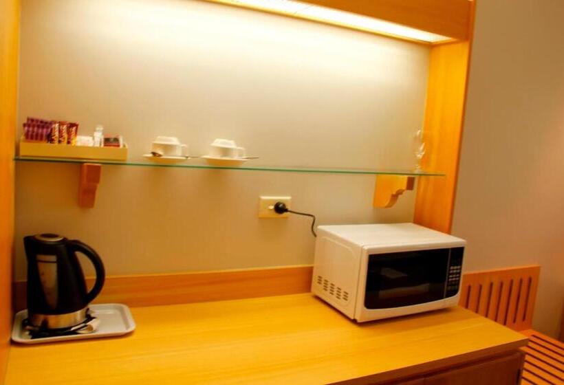 스탠다드 룸, Sandown Regency Hotel & Apartments