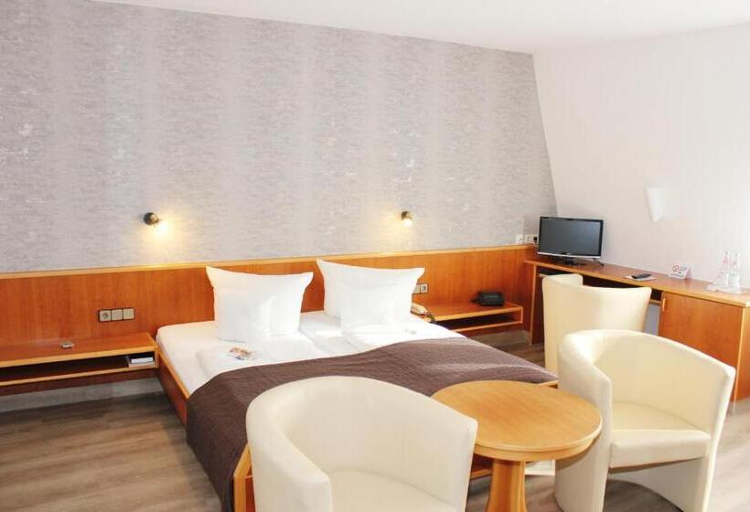 Трехместный Номер Комфорт, Landhotel Zum Böhm