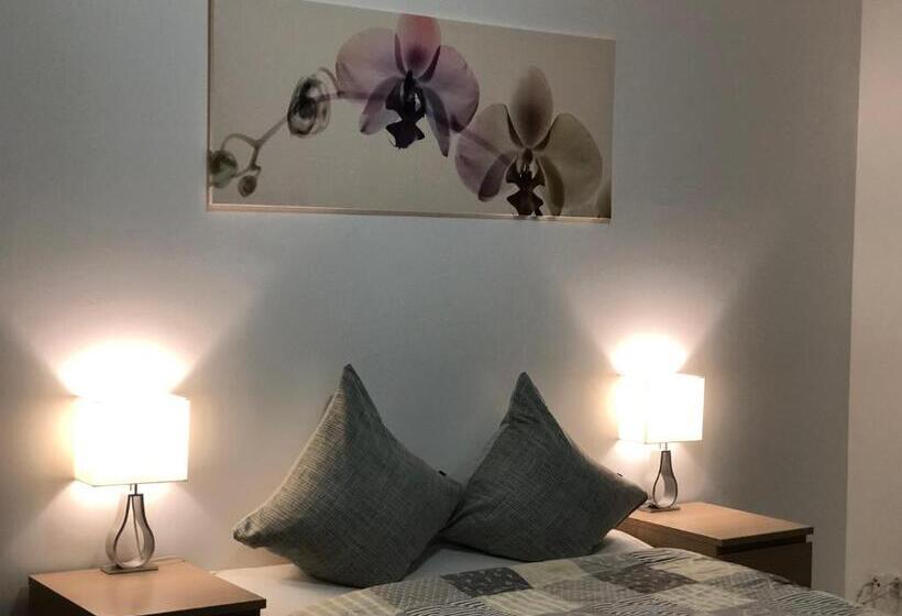 标准间, Auberge Pour Tous