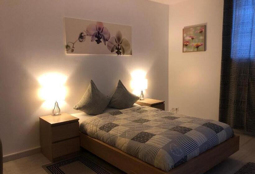标准间, Auberge Pour Tous
