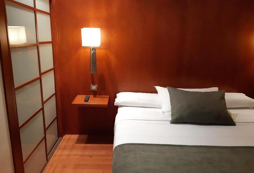 Habitación Romántica, Xon's Valencia