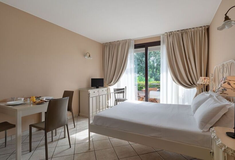 استودیو استاندارد با چشم‌انداز باغ, Il Sogno Apartments